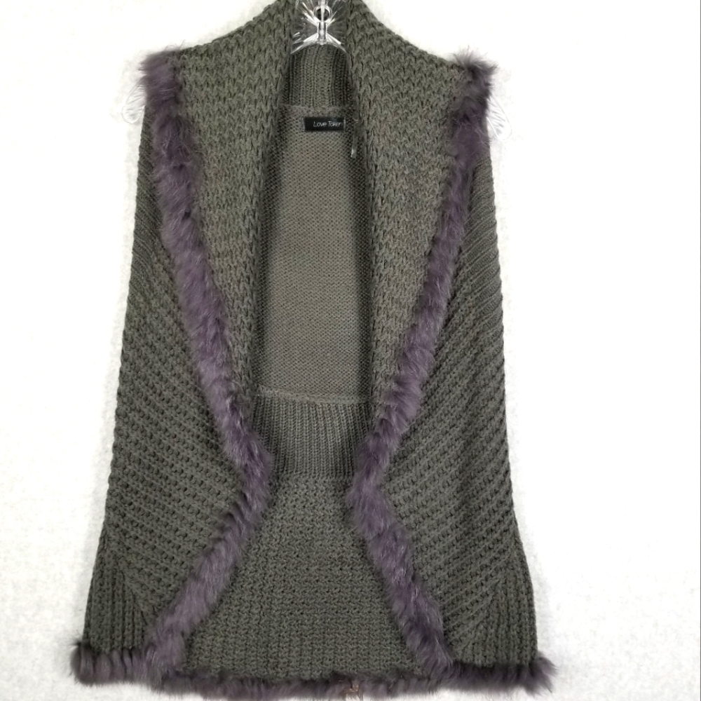 Love Token Rabbit Trimed Sweater Vest EUC